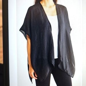 NWT Steve Madden Lace Inset Lightweight Knit Ruana w crochet. BLACK